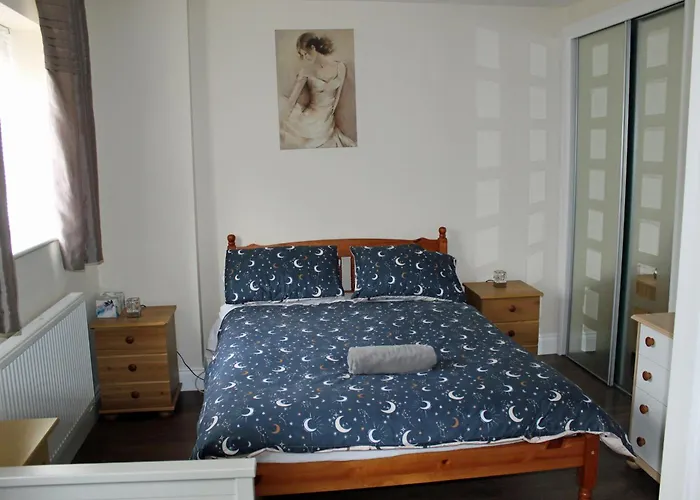 Cosy Room With 3 Bed Spaces In A Friendly Bungalow