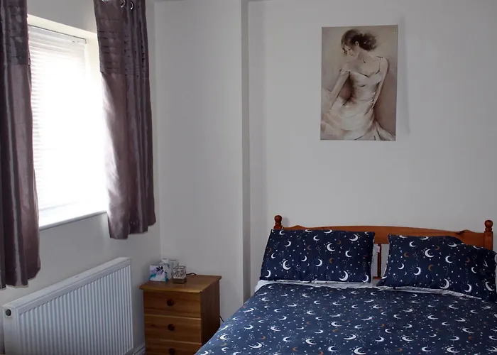 Cosy Room With 3 Bed Spaces In A Friendly Bungalow