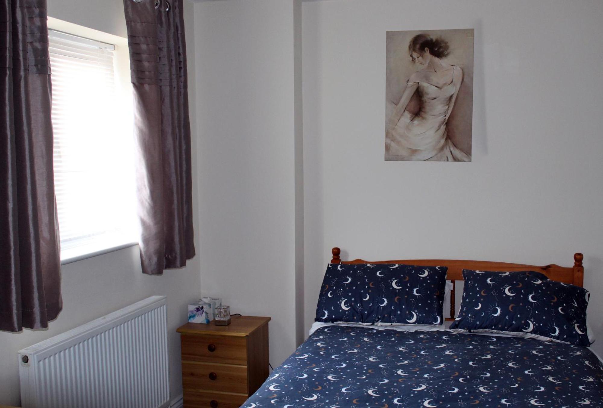 Cosy With 3 Bed Spaces In A Friendly *