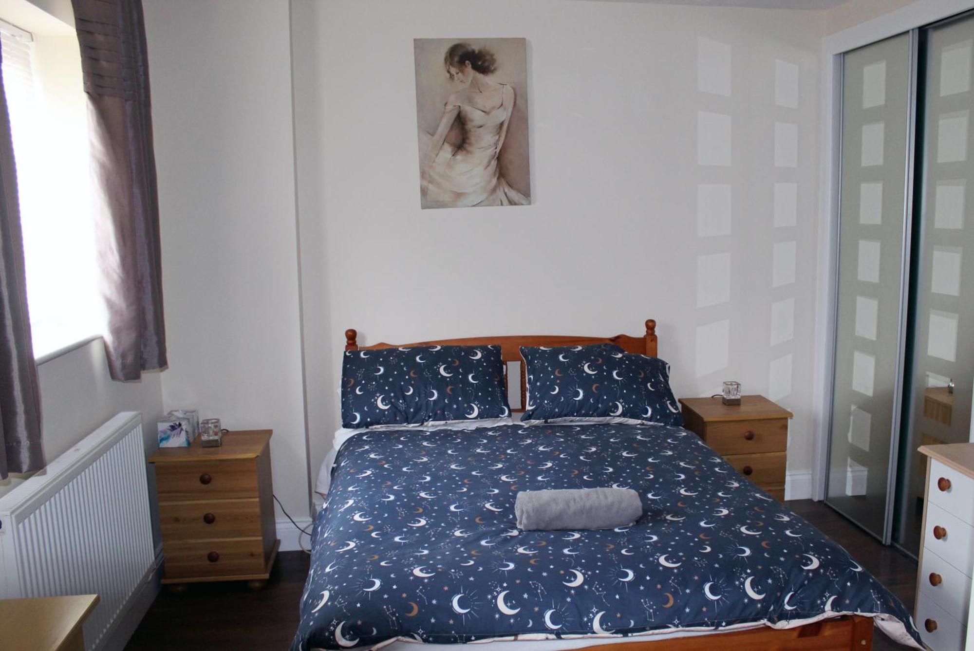 Cosy With 3 Bed Spaces In A Friendly * Bletchley
